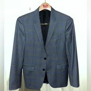 Hugo Boss Blue Plaid Suit Size 38S great condition